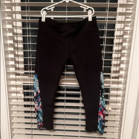 Fabletics LEGGINGS - Picture 1 of 3